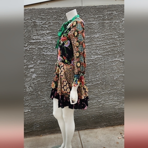 ALICE + OLIVIAMoore V-Neck Scarf Floral-Print Silk Dress - Picture 5 of 9